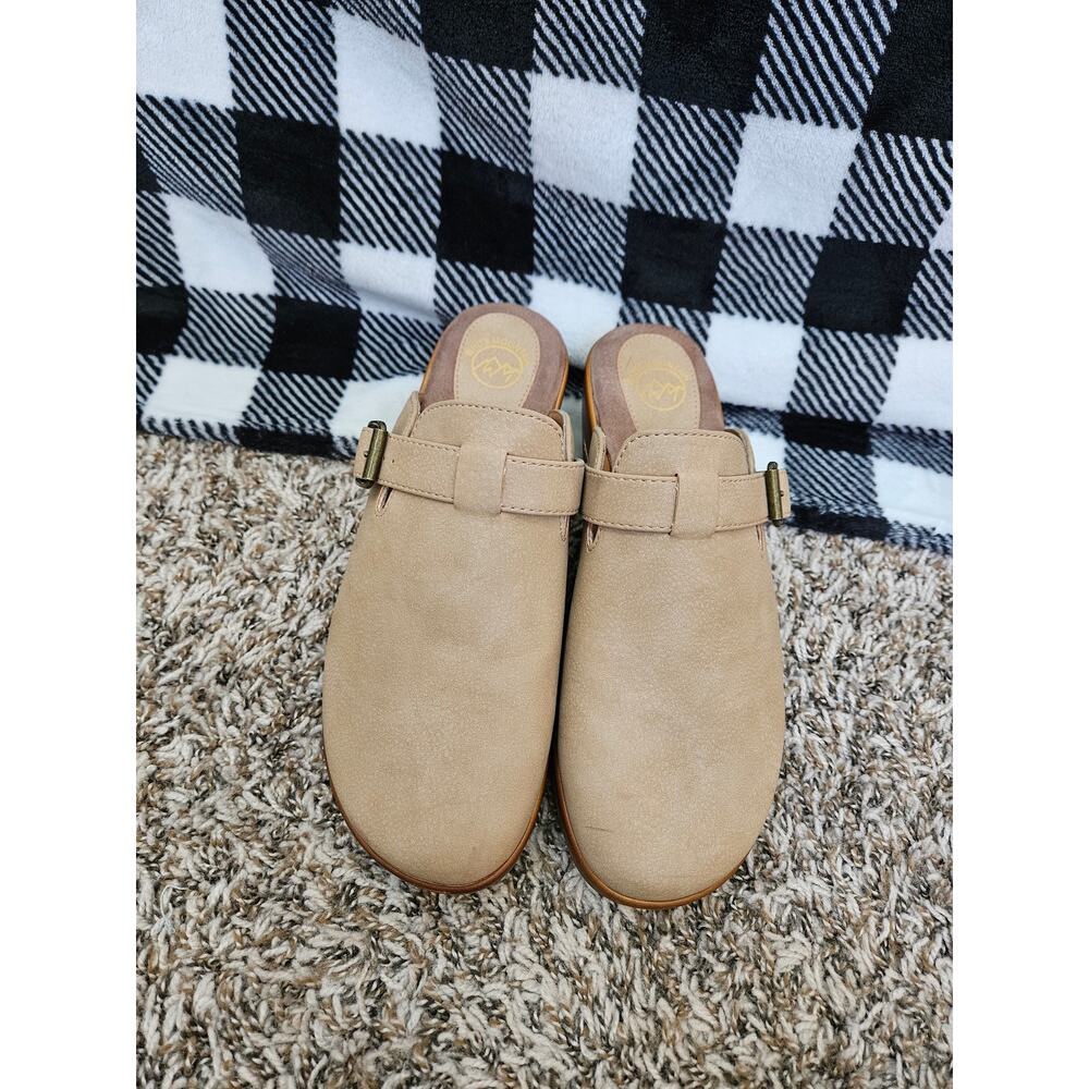 White Mountain Women’s Mule Clogs Size 10 Beige Comfort Slip On Shoes - Picture 3 of 6
